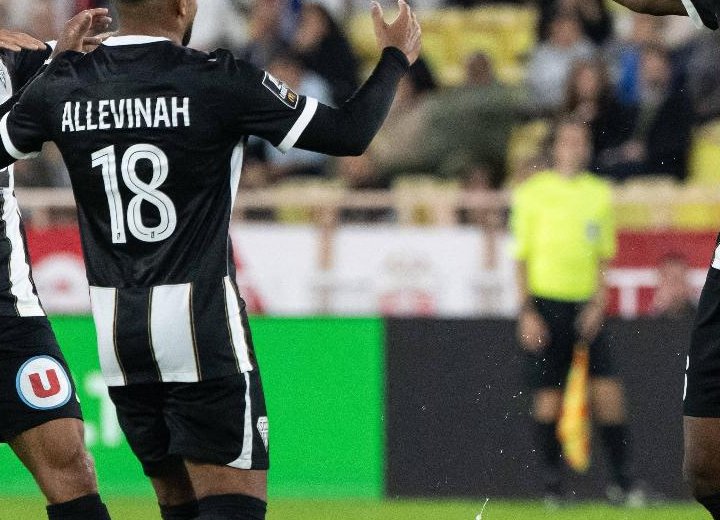 Ligue 1 : Le SCO d'Angers d'Allevinah et Ekomie s'incline en fin de match face à Monaco