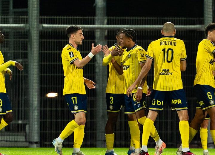 Ligue 2 : le Pau FC ramène un point d'Ajaccio mais devra encore patienter pour le maintien
