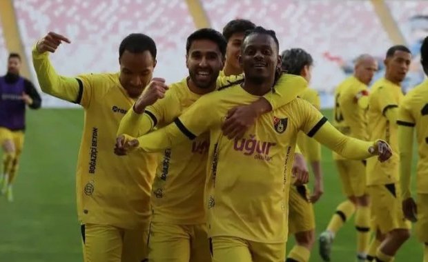 Turquie : Buteur face à Sivasspor, David Sambissa remporte son duel contre Aaron Appindangoyé