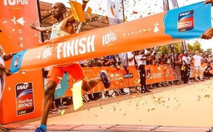 L'Ougandais Abdallah Mande et la Kényane Sheila Chelangat remportent le 10km de Port-Gentil 