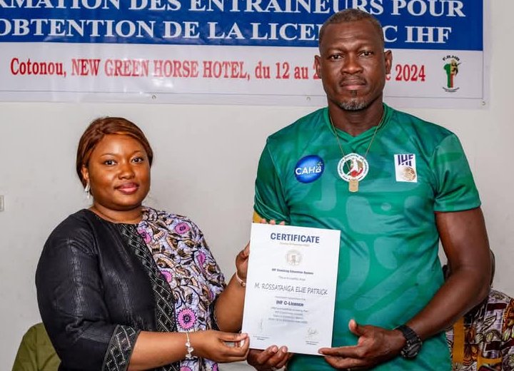 Quatre nouveaux entraîneurs gabonais de handball de licence C sur le marché