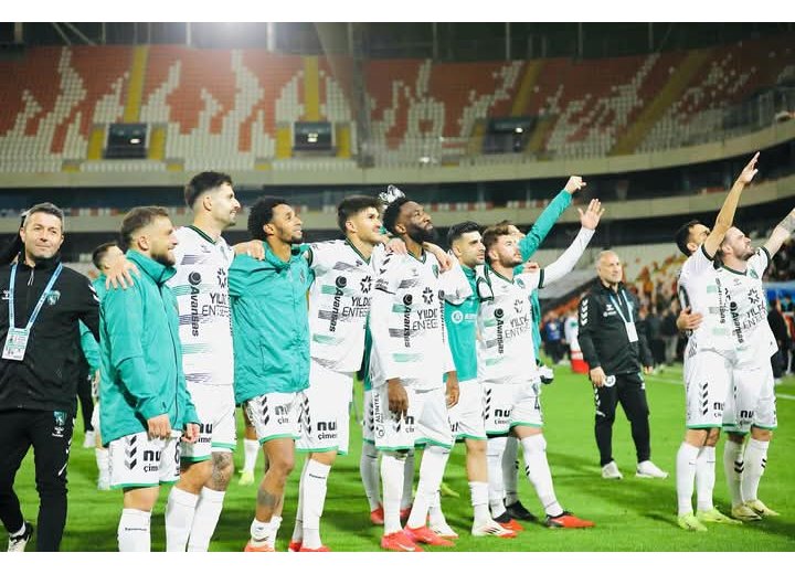 Turquie : Aaron Appindangoye et Kocaelispor s'imposent largement face à Adanaspor