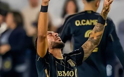 MLS : Denis Bouanga voit triple et guide Los Angeles FC vers la victoire