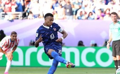 Mondial 2026 : la France écarte le Paraguay sans briller et retrouvera le Maroc en quarts