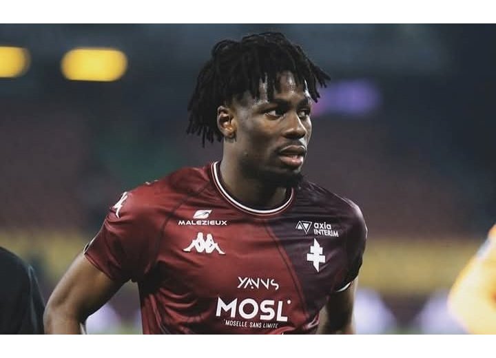 Ligue 2 : Ajaccio inflige un revers à Metz de Michel Mboula dans les derniers instants du match