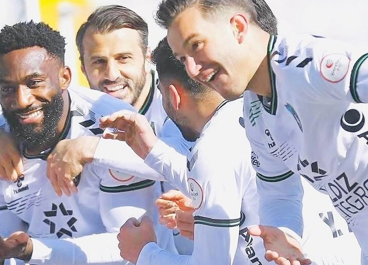 Aaron Appindangoye, le roc gabonais sacré champion en Turquie avec Kocaelispor