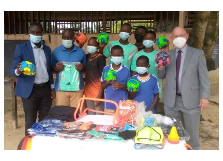 L'ambassade d'Allemagne en soutien à Libreville handball club et Notre Dame des Apôtres