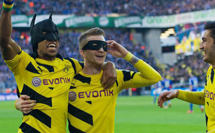 Aubameyang brille avec Dortmund dans le derby de la Ruhr face à Schalke 04