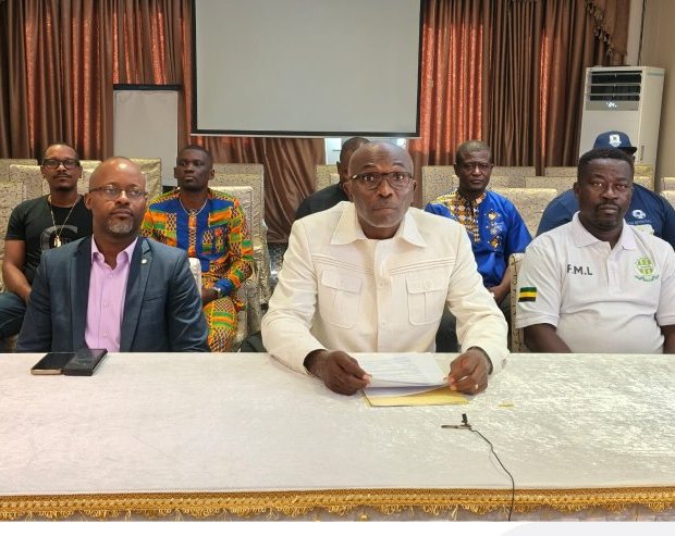 Élection à la Fégafoot : face aux polémiques, les clubs professionnels font bloc derrière Pierre Alain Mounguengui