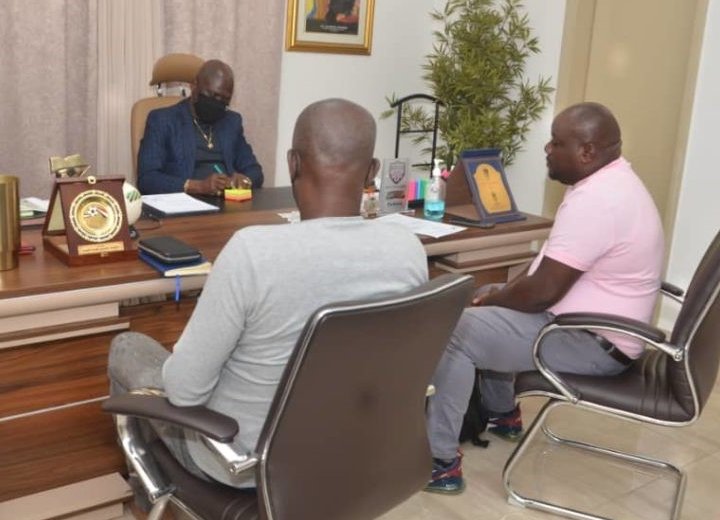 Pierre Alain Mounguengui reçoit l'Union gabonaise de la presse sportive