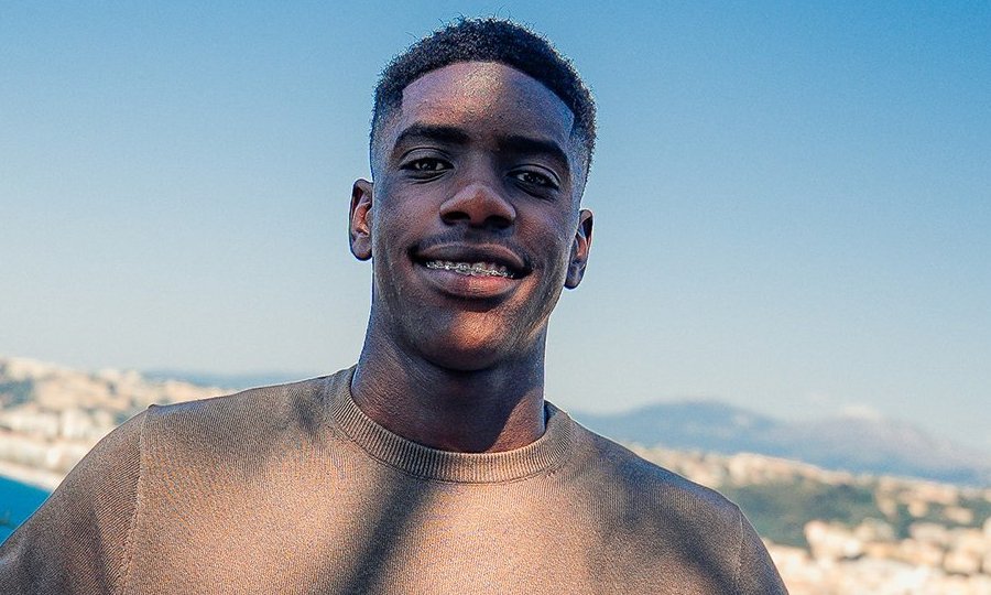 Mercato : Junior Mandza signe pro à l'OGC Nice, le Gabon tient une pépite à suivre