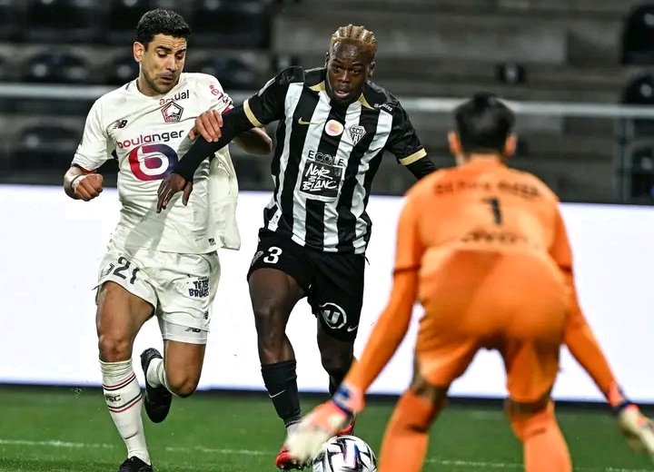 Ligue 1 : Angers SCO marque le pas, Jacques Ekomié dans le dur face à Lille