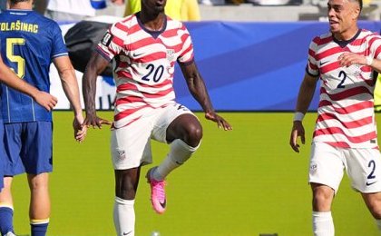 Mondial 2026 : Réduits à 10, les États-Unis écartent la Bosnie et rejoignent la Belgique