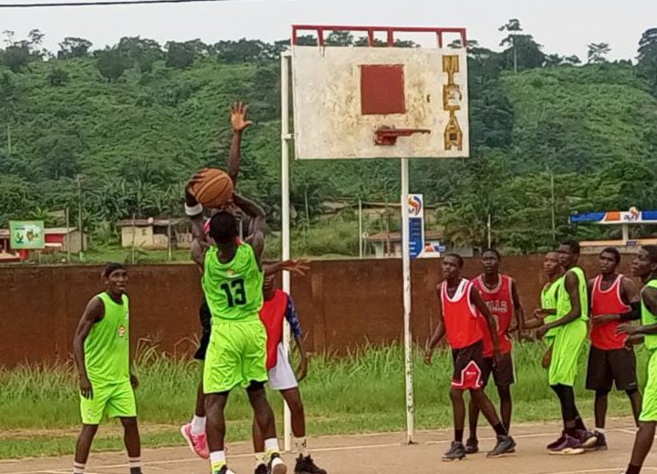 Espoir BBC, champion de la phase aller du championnat de basket-ball de la Nyanga