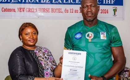 Quatre nouveaux entraîneurs gabonais de handball de licence C sur le marché