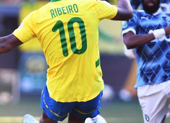 Ligue des champions CAF : Mamelodi Sundowns et Pyramids FC dos à dos, le suspense reste entier